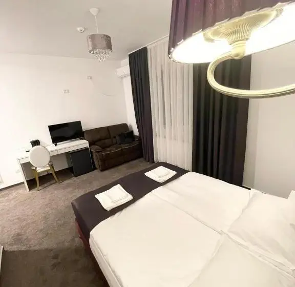 اتاق راحتی سه تخته, Cochet Boutique