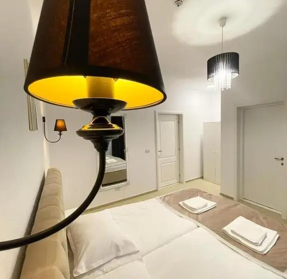 اتاق لوکس, Cochet Boutique