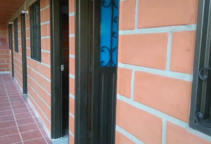 Perhehuone, El Potrillo