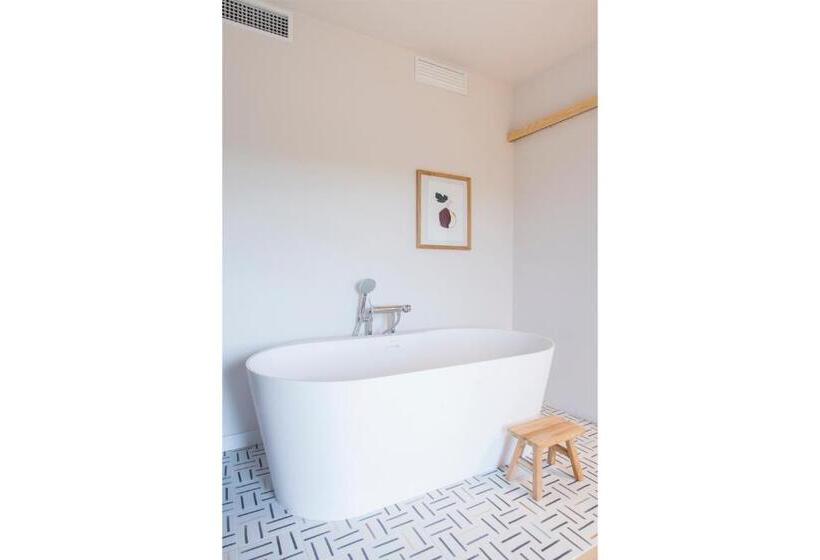 اتاق لوکس, Rural Mas De L Illa