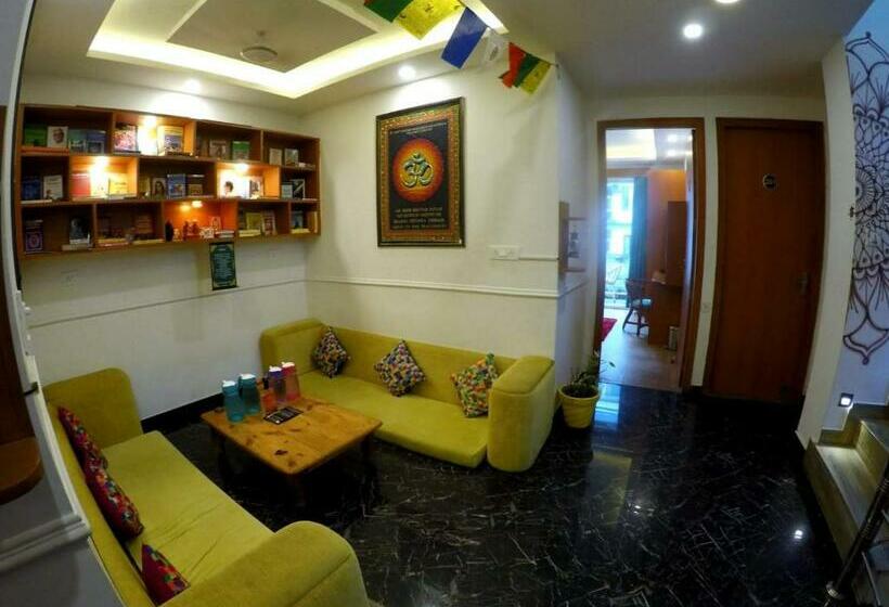 غرفة ديلوكس, The Moksham