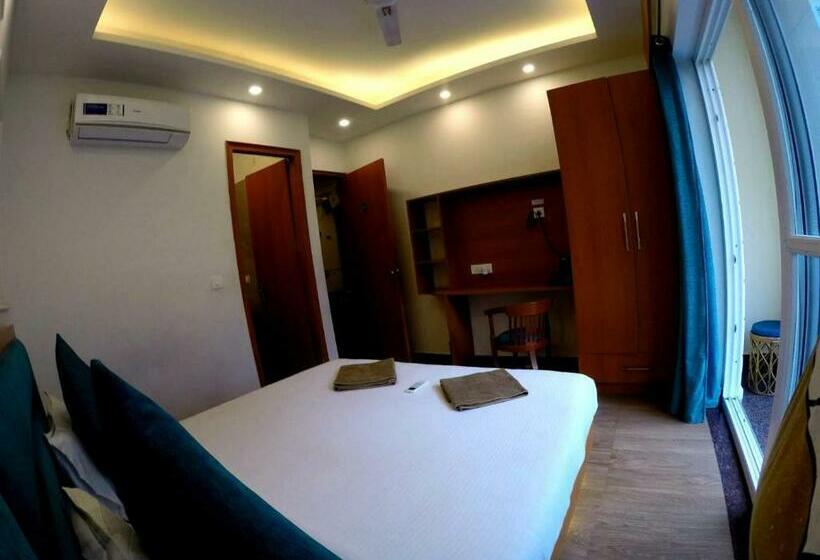 غرفة ديلوكس, The Moksham