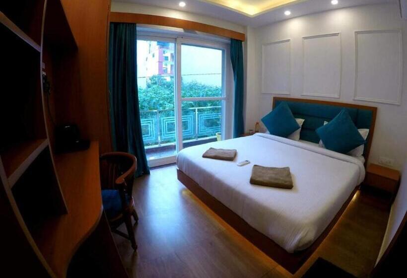 غرفة ديلوكس, The Moksham