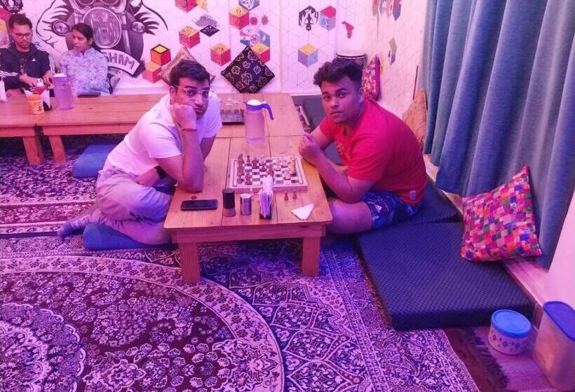 غرفة ديلوكس, The Moksham