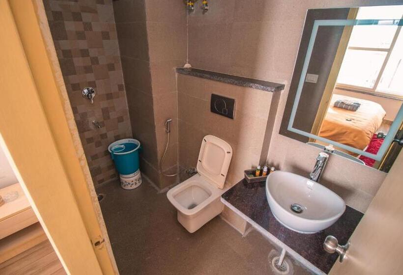 غرفة سوبيريور, The Moksham