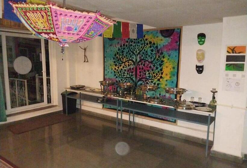 غرفة ديلوكس, The Moksham