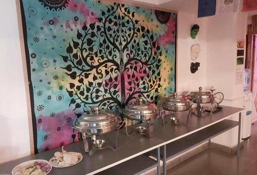 غرفة ديلوكس, The Moksham