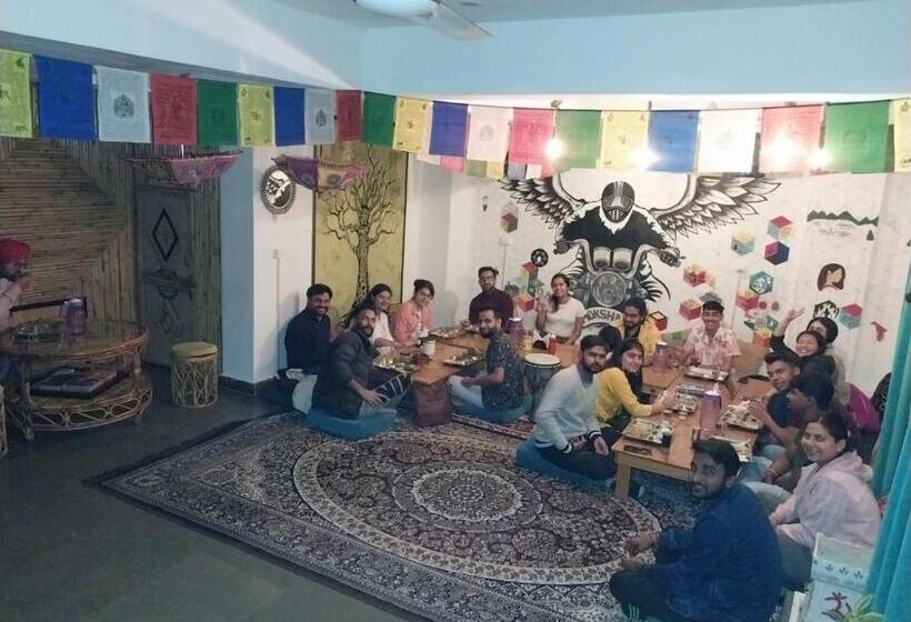 غرفة ديلوكس, The Moksham