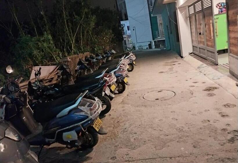 غرفة ديلوكس, The Moksham