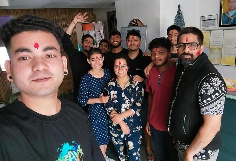 غرفة ديلوكس, The Moksham