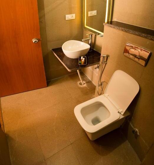 سرير فى غرفة مشتركه, The Moksham