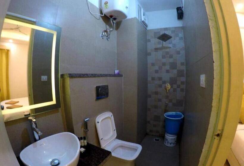 سرير فى غرفة مشتركه, The Moksham