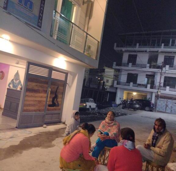 غرفة ديلوكس, The Moksham