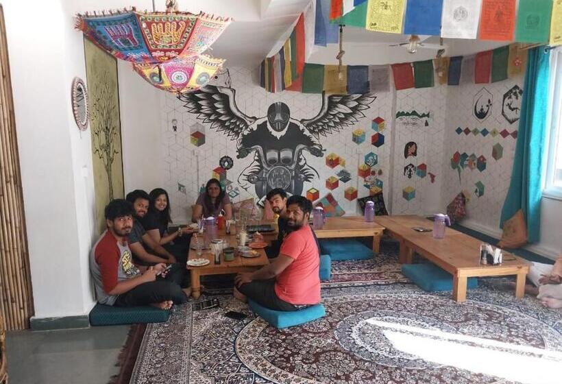 غرفة ديلوكس, The Moksham