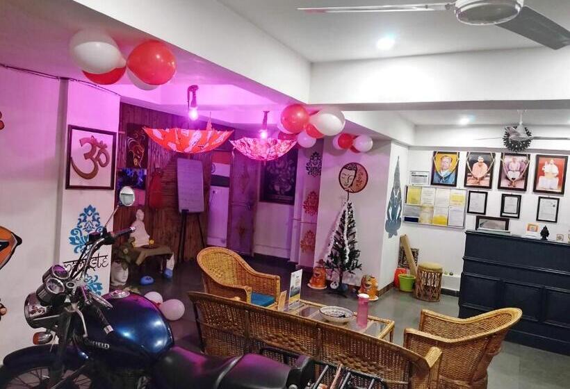 غرفة ديلوكس, The Moksham