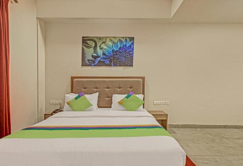Deluxe Room, Itsy Hotels Tao Residency, 2 Minutes Walk From Baga Beach