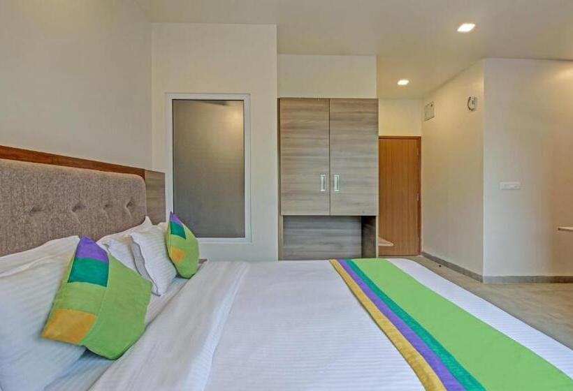 Deluxe Room, Itsy Hotels Tao Residency, 2 Minutes Walk From Baga Beach