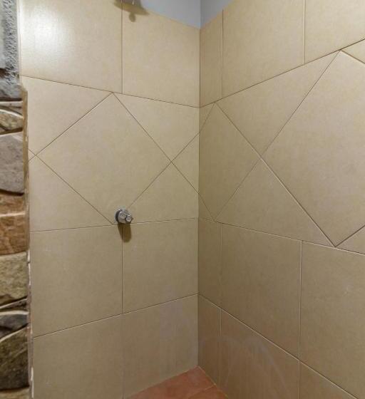 اتاق استاندارد با سرویس بهداشتی مشترک, Delcafetalcr