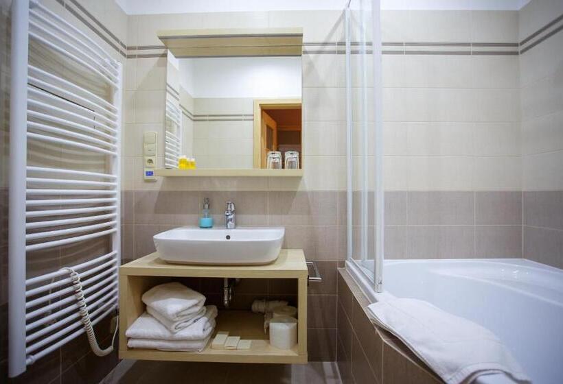 آپارتمان 1 خوابه با تراس, Vila Terra
