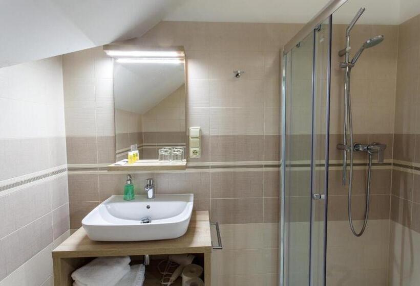 家庭工作室, Vila Terra