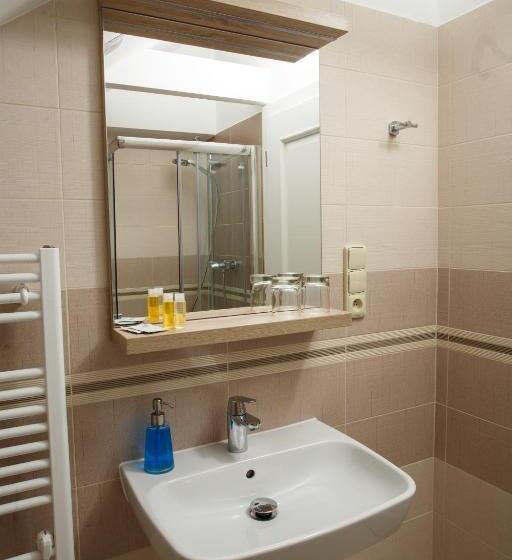 标准工作室, Vila Terra