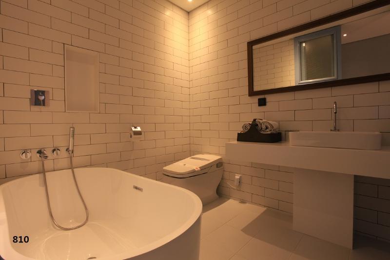 Люкс, Americana Village