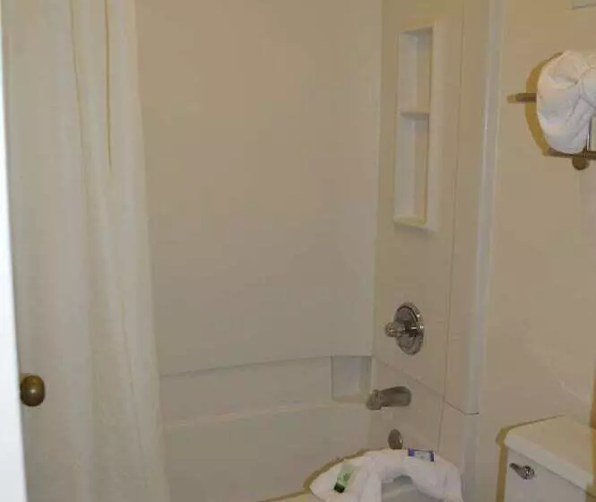 اتاق استاندارد با 2 تخت دوبل, Bluegrass Extended Stay