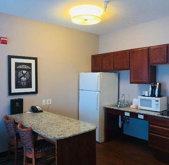 إستوديو قياسى, Grandstay Residential Suites