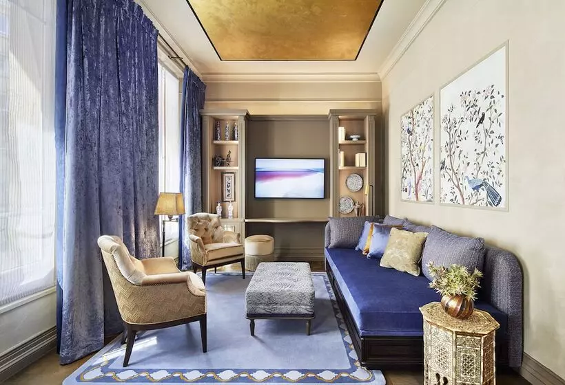 سوییت جونیور, Hôtel De Montesquieu