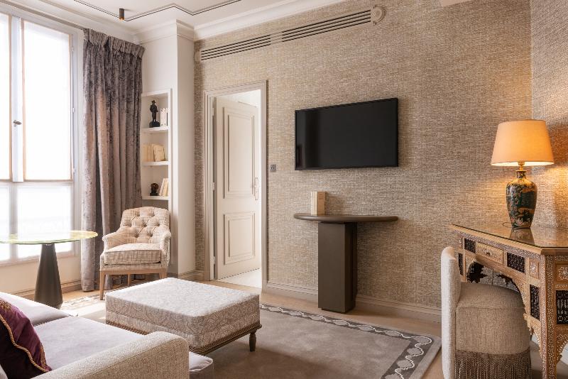 سوییت لوکس, Hôtel De Montesquieu