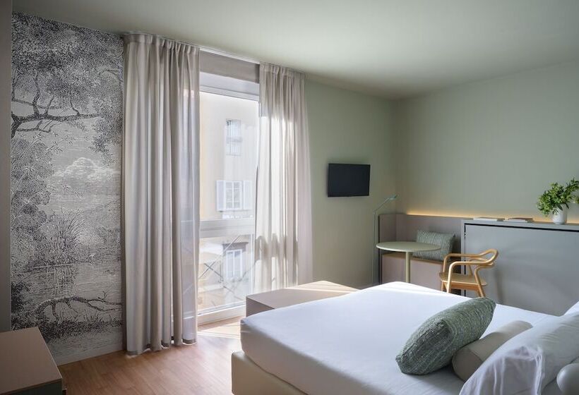 اتاق استاندارد سه نفره, Ilaria