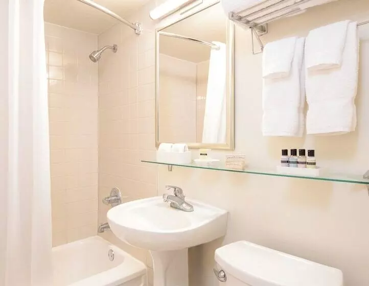 スイート, Park Lane Suites & Inn