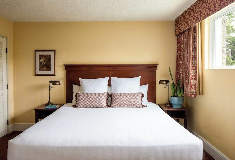 سوییت, Park Lane Suites & Inn