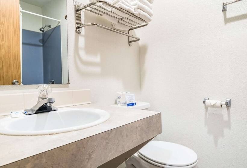 带2个双人床的标准工作室, Rodeway Inn Enumclaw Mount Rainier Crystal Mountain Area