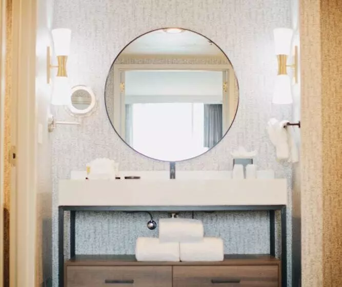 ２ダブルベッドのスタンダードルーム, The Chattanoogan Hotel, Curio Collection By Hilton