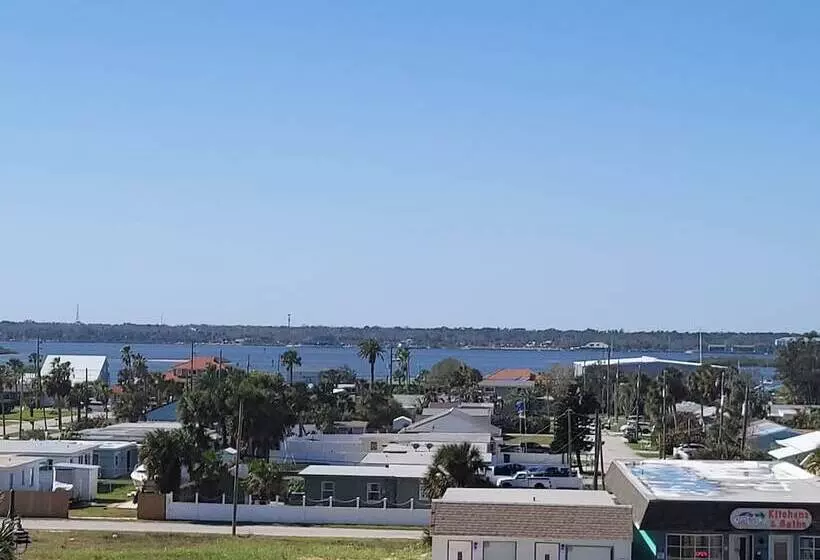 Perhesviitti 2 Makuuhuonetta, Beachside Hotel Daytona Beach No Pool