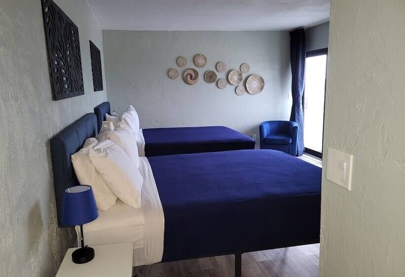 جناح عائلي غرفتين نوم, Beachside Hotel   Daytona Beach   No Pool