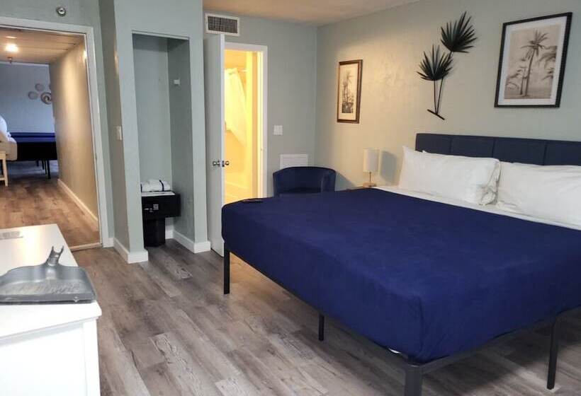 جناح عائلي غرفتين نوم, Beachside Hotel   Daytona Beach   No Pool