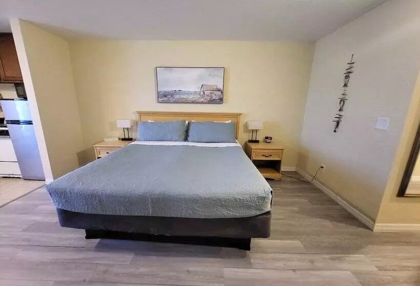 Basic-huone Parivuode, Beachside Hotel Daytona Beach No Pool