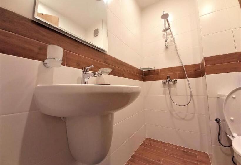 סטודיו דלוקס, Gardenia Apartments