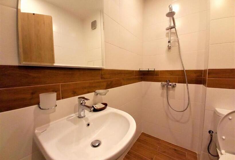 סטודיו דלוקס, Gardenia Apartments