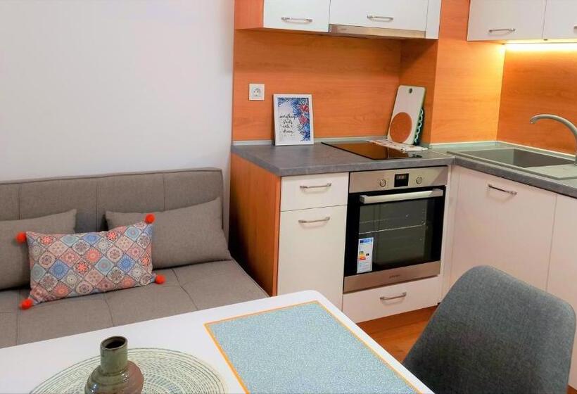 סטודיו דלוקס, Gardenia Apartments