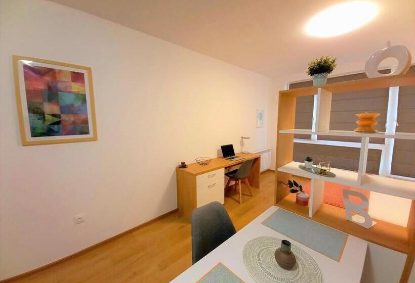 סטודיו דלוקס, Gardenia Apartments