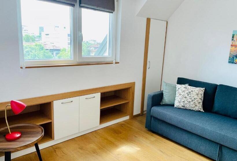 דירת שלושה חדרים, Gardenia Apartments