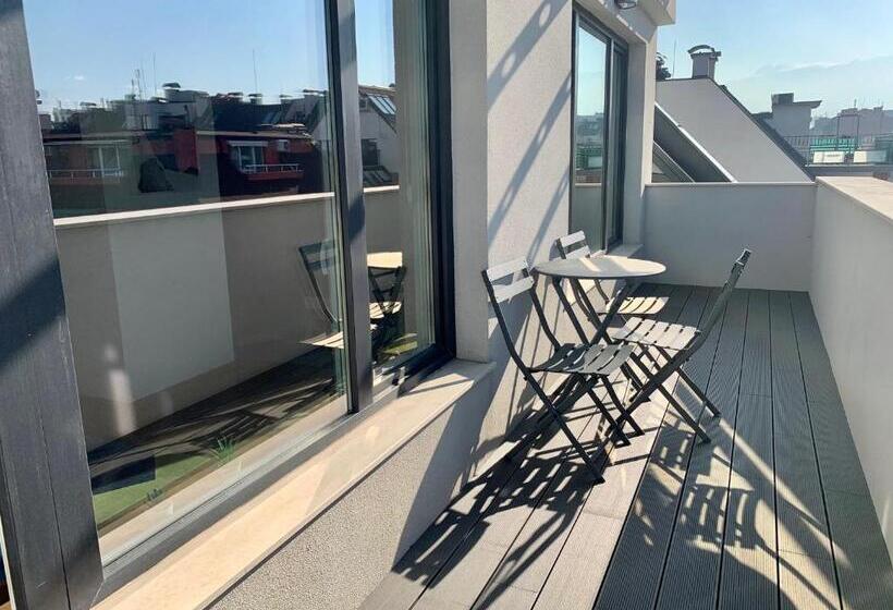 דירת שלושה חדרים, Gardenia Apartments