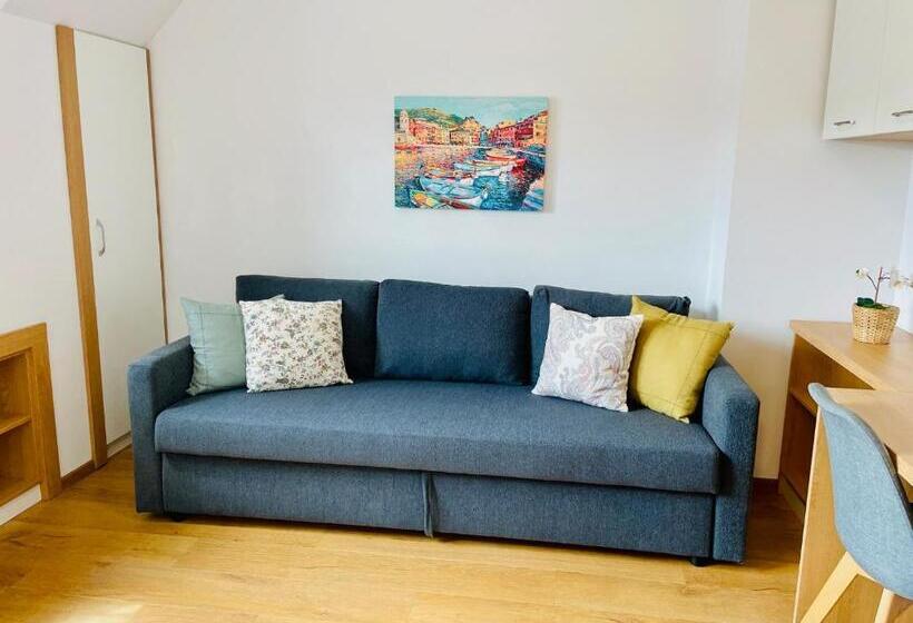 דירת שלושה חדרים, Gardenia Apartments