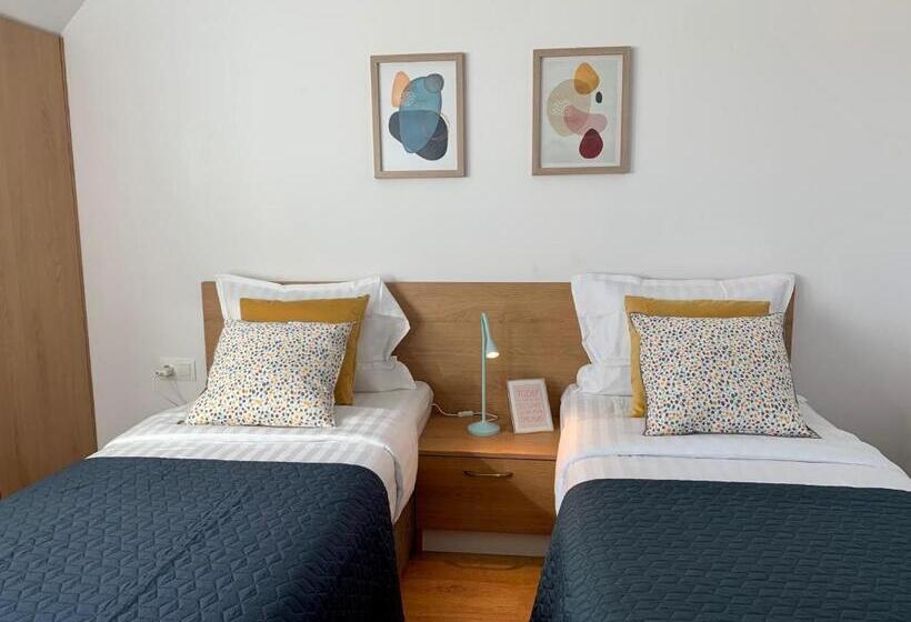 דירת שלושה חדרים, Gardenia Apartments