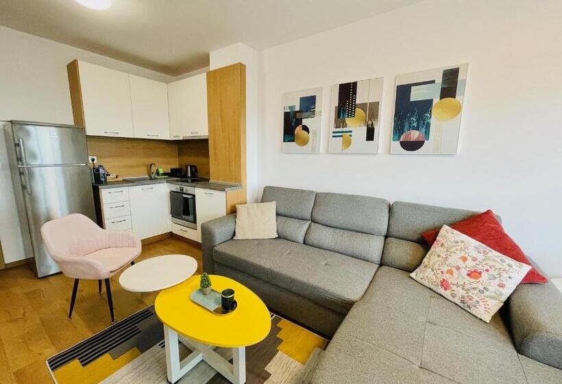 דירת חדר נוף לגינה, Gardenia Apartments