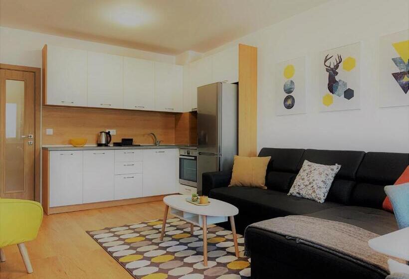 דירת חדר נוף לגינה, Gardenia Apartments