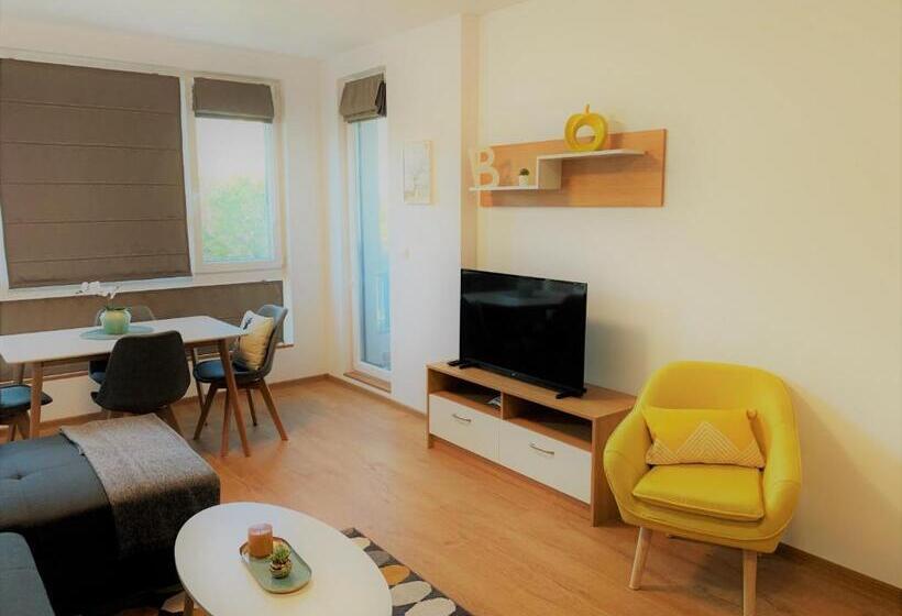 דירת חדר נוף לגינה, Gardenia Apartments